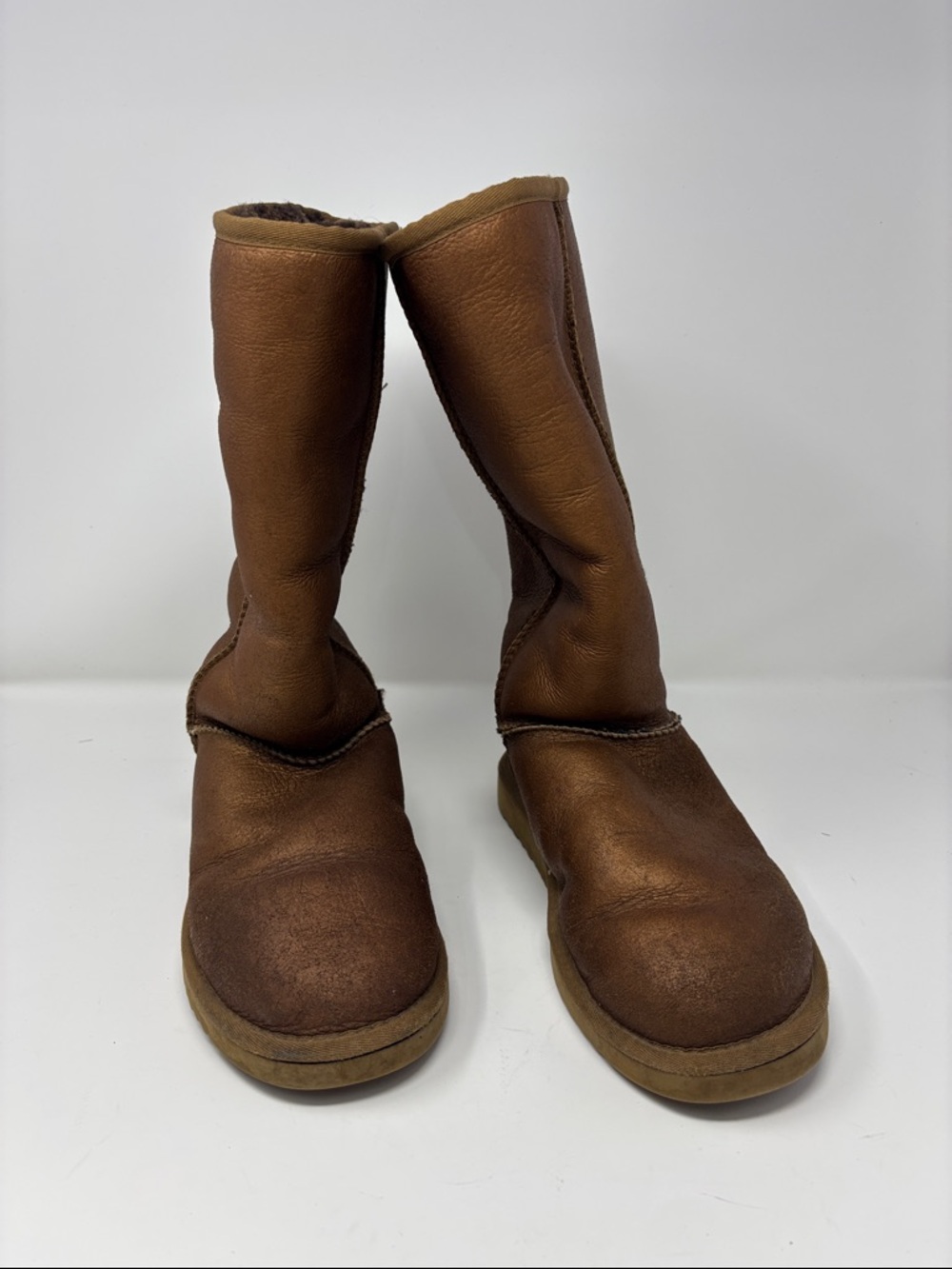 Ugg | W8 8 Classic Tall Brown Shearling Boots
